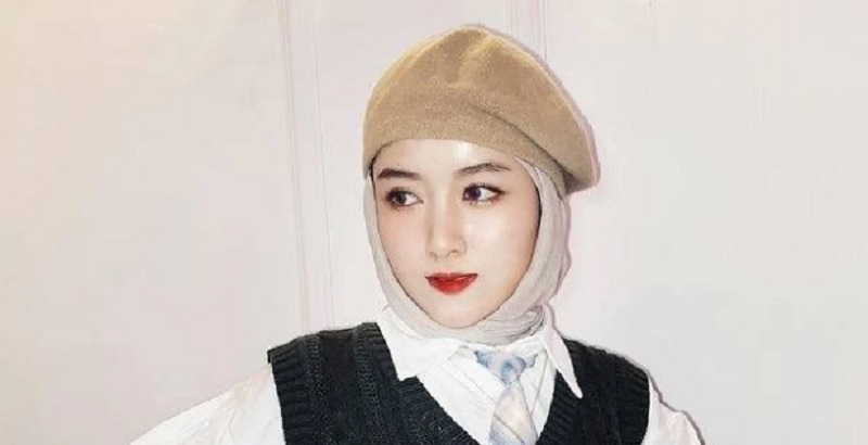 Gaya Kekinian dengan Topi Korea Style yang Lagi Hits