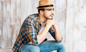 Topi Fedora Pria Gaya Stylish Bikin Tampilan Makin Keren